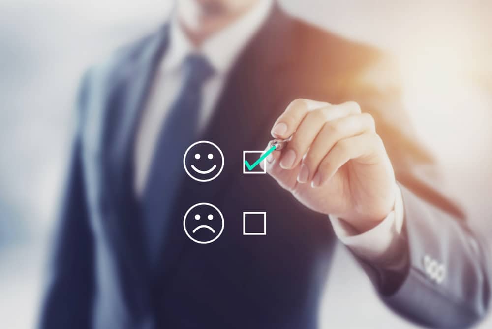 Businessman,Giving,Rating,With,Happy,Icon,,Customer,Satisfaction,Survey,Concept steps for independent dealerships to sell more cars